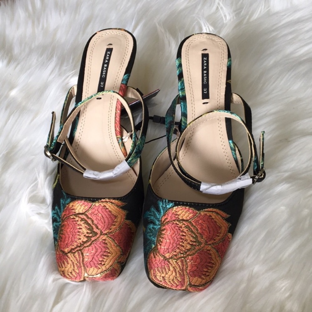 ZARA KITTEN HEELS - Picture 2 of 6